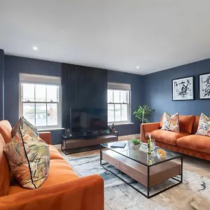 Elliot Oliver - Luxury Three Bedroom Town Centre With Parking Cheltenham